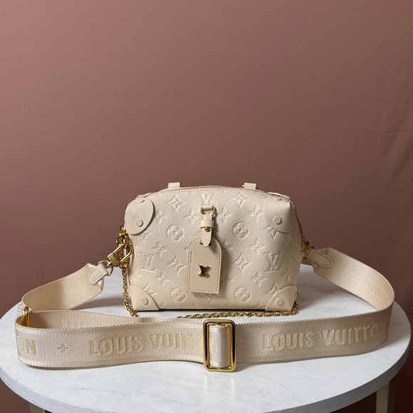 Louis Vuitton Beige Crossbody Bag with Gold Accents - Picture 3 of 13